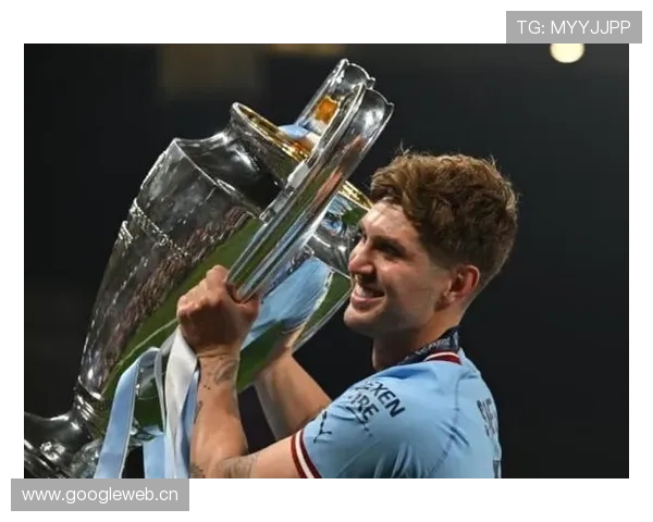 约翰·斯通斯：三冠王赛季关键作用解析