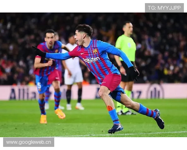 巴萨体系对佩德里战术角色的深度放大与影响分析 巴萨体系对佩德里战术角色的深度放大与影响分析